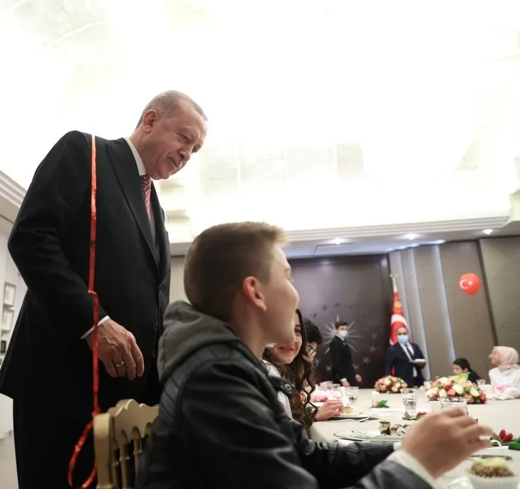 Başkan Erdoğan 23 Nisan Ulusal Egemenlik ve Çocuk Bayramı'nda çocuklarla iftarda buluştu