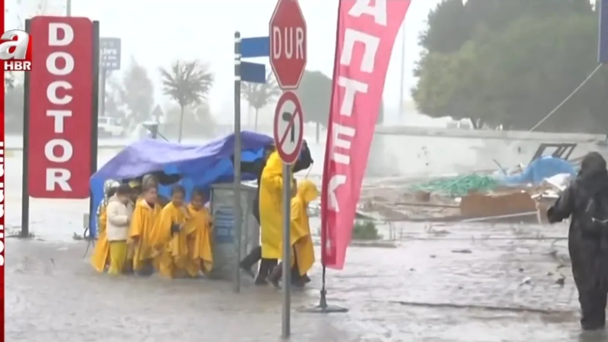 Antalya’yı sağanak vurdu! A Haber bölgede