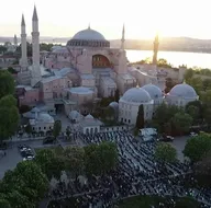 Ayasofya Camii ve Çamlıca Camiinde bayram namazı kılındı