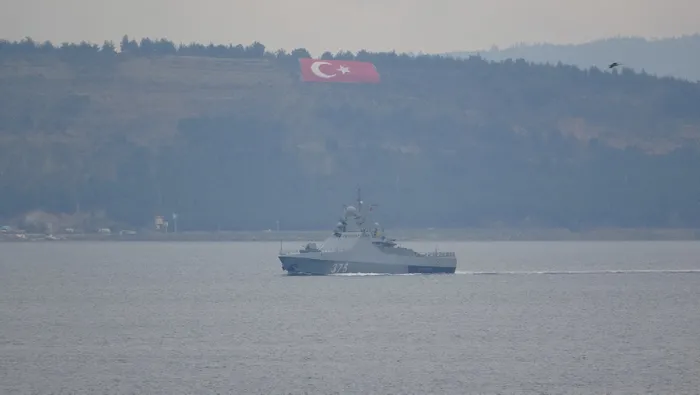 Son dakika: Rus savaş gemisi Çanakkale Boğazı'ndan geçti - 1