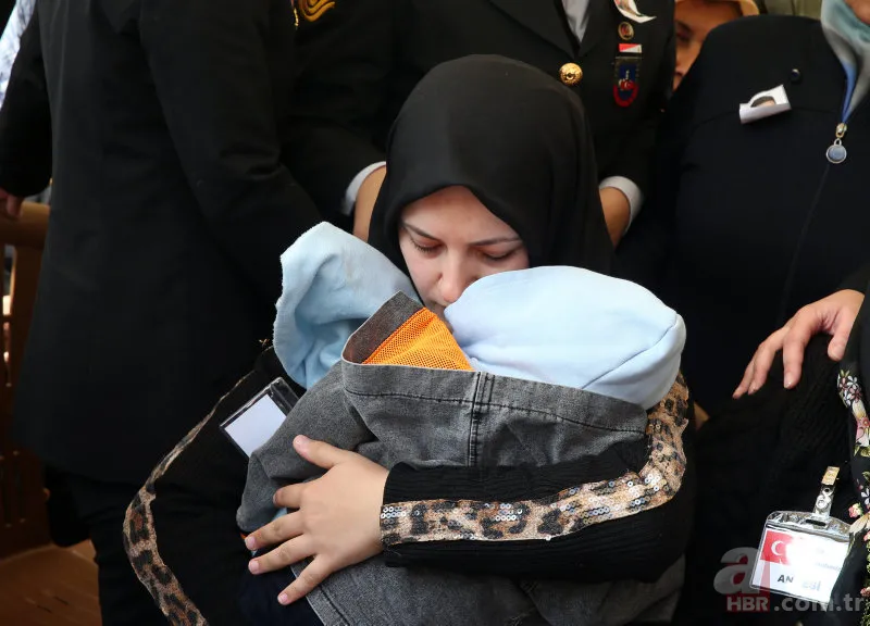 Teröristlerin aracını gasp edip, katlettiği veteriner hekim Mikail Bozlağan'a acı veda! Şehit babaya son bakış 15