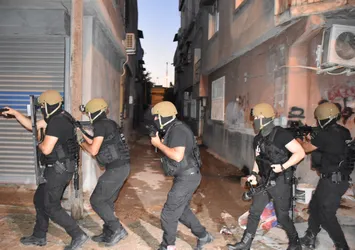 Adana'da PKK operasyonu: 29 gözaltı kararı