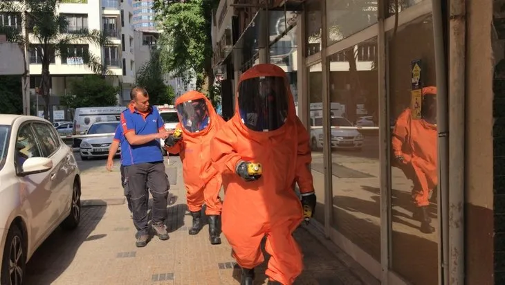 Adana’da jeofizik mühendisinin sır ölümü! Mahallede büyük panik | Ekipler özel kıyafet ile içeri girdi
