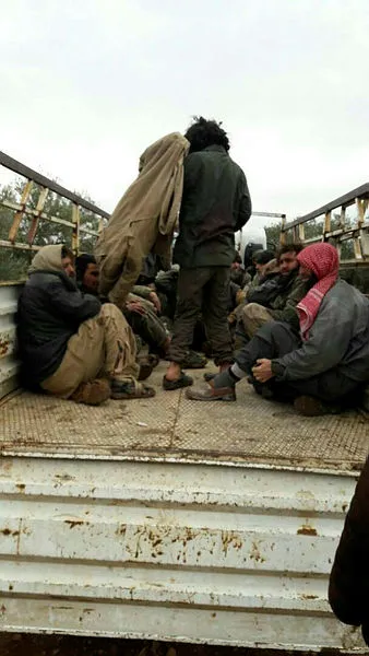 Suriyeli muhalifler çatışmalarda 400 DEAŞ'lıyı esir aldı - 3