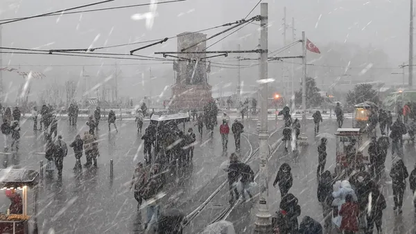 Son dakika: İstanbullulara kar yağışı uyarısı: Bu akşam evden çıkmayın! Hava radarından yeni görüntü: Vorteksler geliyor