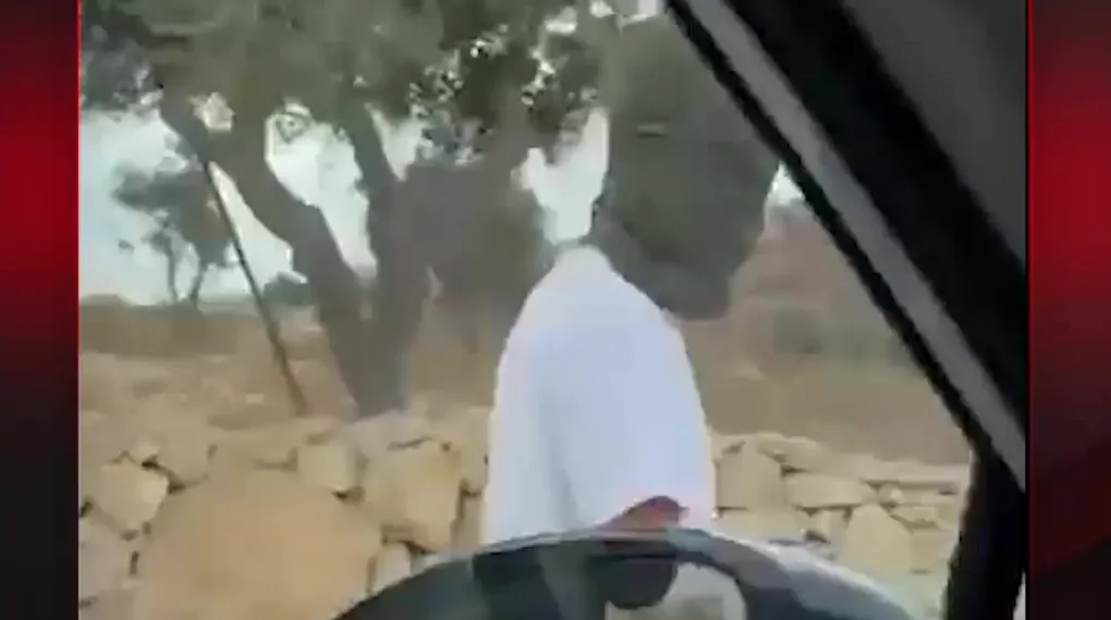 İŞGALCİLER DİPLOMATLARA SALDIRDI