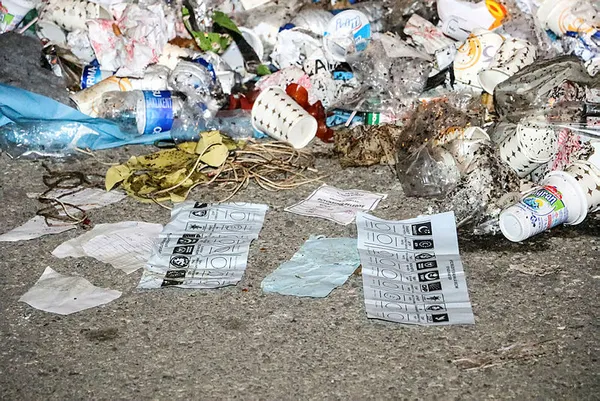 Antalya'da çöp kutusundan AK Parti'ye basılmış mühürlü oy pusulası çıktı - 4