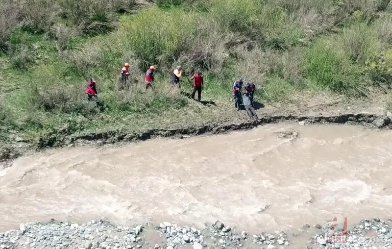 Babaya gösterdiler, yıkıldı! O anlar ortaya çıktı. 7