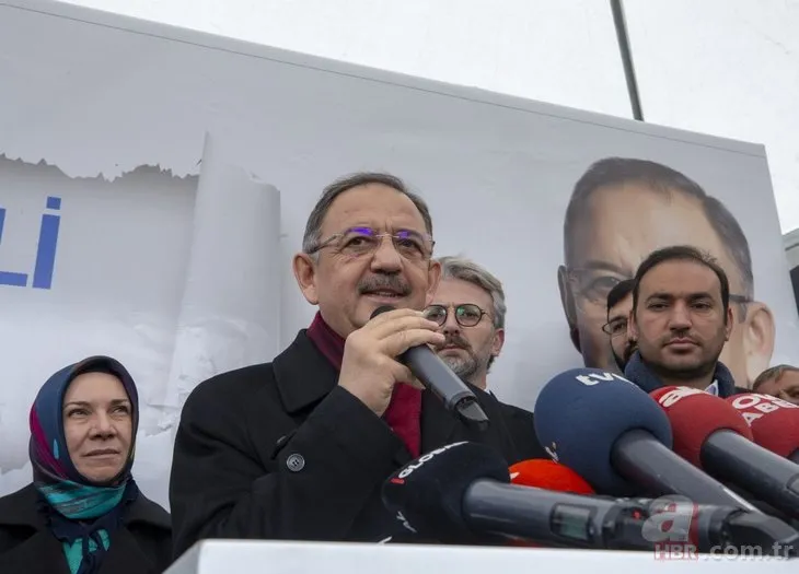 AK Parti’nin Ankara adayı Özhaseki, Kılıçdaroğlu’ndan kazandığı tazminatla ’Ankara döneri’ dağıttı