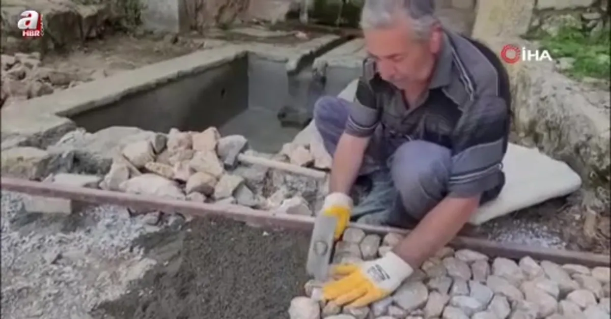 Ekmeğini 45 yıldır taştan çıkarıyor