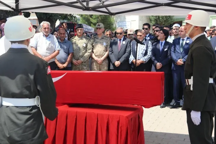 Türkiye şehitlerine ağlıyor! Pençe Kilit kahramanlarına acı veda | Cenazede kahreden an