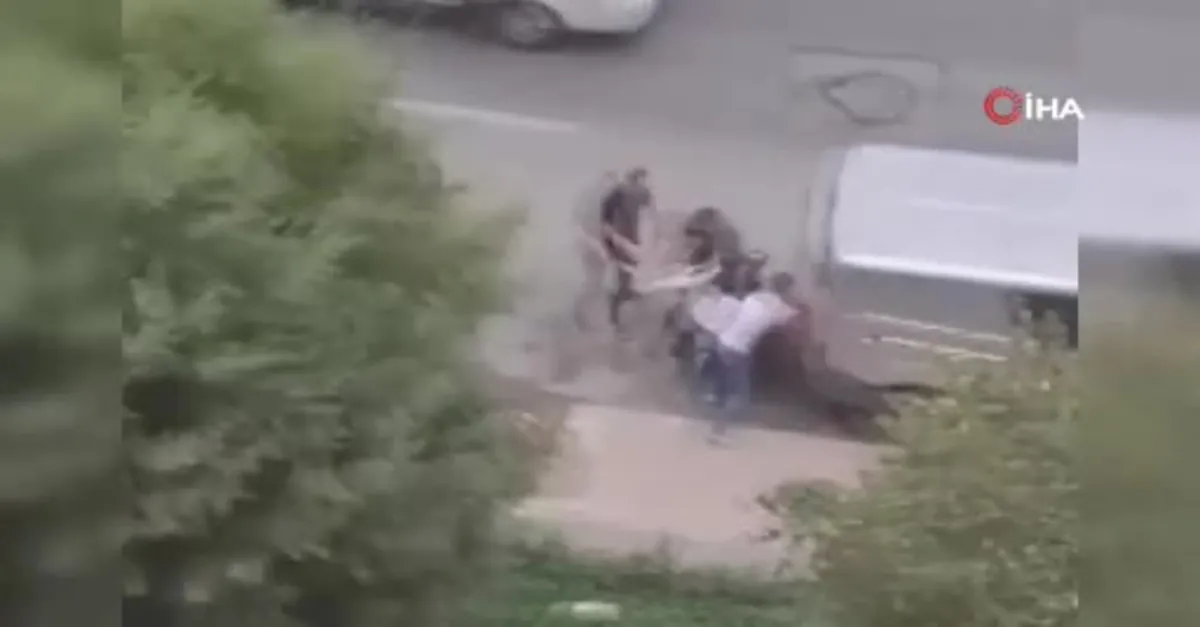 Sözlü tartışma sopalı kavgaya dönüştü