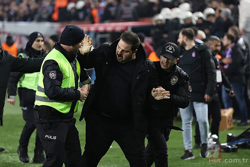 Akyazı'da olay var! Maç sonu sahaya giren taraftarlar Fenerbahçeli futbolcular ile kavga etti | Soruşturma başlatıldı 12