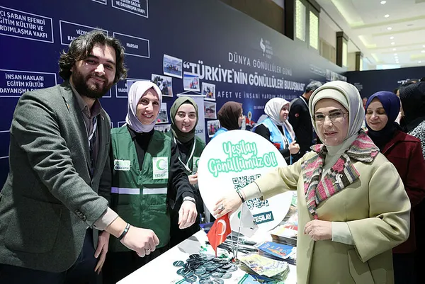 Emine Erdoğan: Kahramanlarımızla tüm milletçe iftihar ediyoruz