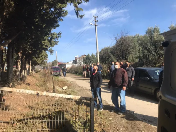 1609252427597.jpg Annelerini defnettikten sonra öğrendiler! Cenazede büyük şok - 1