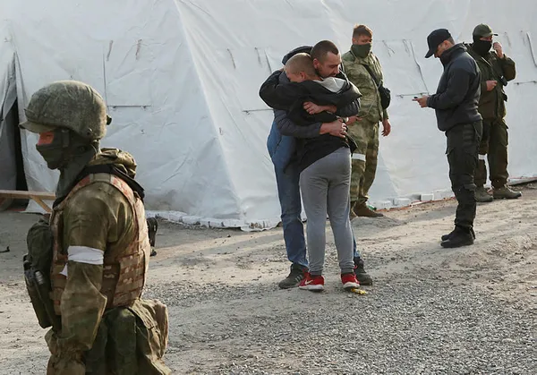 Rusya Mariupol’de Azovstal fabrikasından 80 sivilin tahliye edildiğini açıkladı