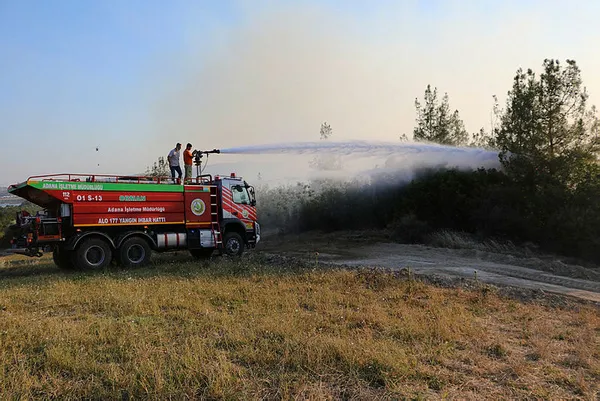 Adana'daki orman yangını kontrol altında - 4