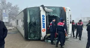 Ankara’da otobüs devrildi
