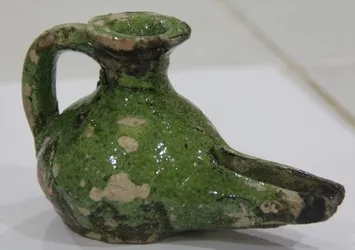 Kalehisarda 800 yıllık kandil bulundu