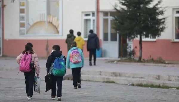 son-dakika-milli-egitim-bakani-mahut-ozerden-depremzede-ogrenciler-hakkinda-flas-aciklama-anne-veya-babasi-ya-1677827787876.jpg Son dakika: Milli Eğitim Bakanı Mahut Özer'den depremzede öğrenciler hakkında flaş açıklama! Anne veya babası ya da vasisi vefat edenlere burs - 4