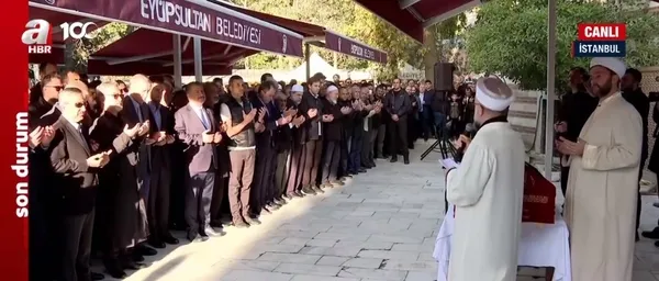 baskan-erdogandan-anne-ve-babasinin-kabrine-ziyaret-hacer-muhterem-cosanin-cenaze-torenine-katildi-1699967454768.jpg Başkan Erdoğan'dan anne ve babasının kabrine ziyaret! Hacer Muhterem Coşan'ın cenaze törenine katıldı - 4
