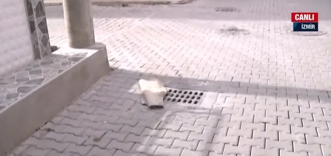 Bornova'da pis koku yayılıyor! Vatandaşlar kokuya karşı mazgalları kilimle kapattı - 7