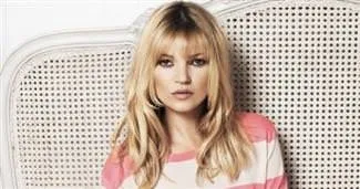 Kate Moss bahar gibi!