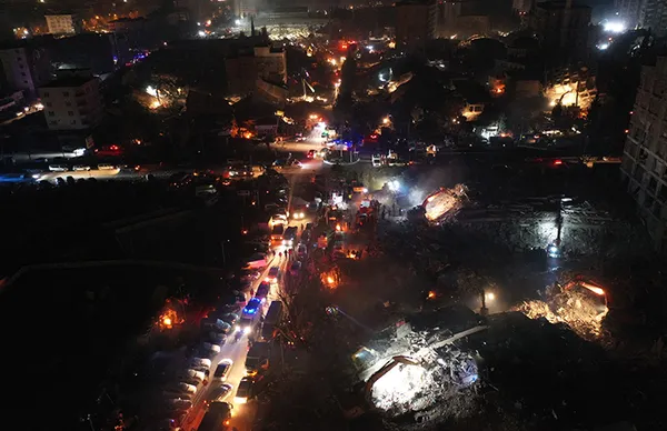 Enkazda 4 milyon dolar! Hemen polise teslim etti! Gerçek sonradan ortaya çıktı