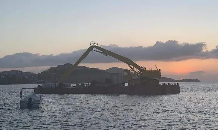 Bodrum Da Bir Garip Olay Kepce Denize Daldi