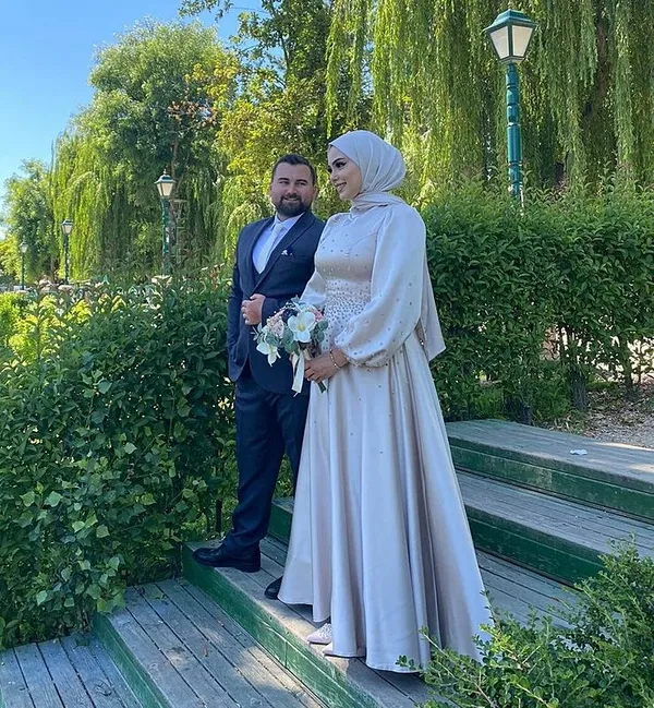manisali-mertcan-ve-filistinli-hayayi-savas-ayirdi-evlenecekleri-gunu-beklerken-katil-israil-filistine-saldird-1708756525879.jpeg Manisalı Mertcan ve Filistinli Haya'yı savaş ayırdı! Evlenecekleri günü beklerken Katil İsrail Filistin'e saldırdı - 3