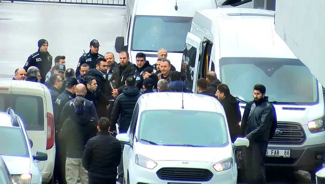 Son dakika | Hakem Halil Umut Meler’e yumruk atan Faruk Koca tahliye edildi