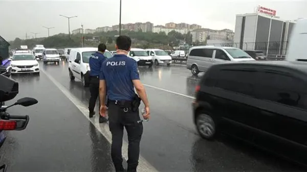 İntihar girişiminde bulunan kişi bu sözle ikna edildi: Buradan atlarsan ölmezsin ki