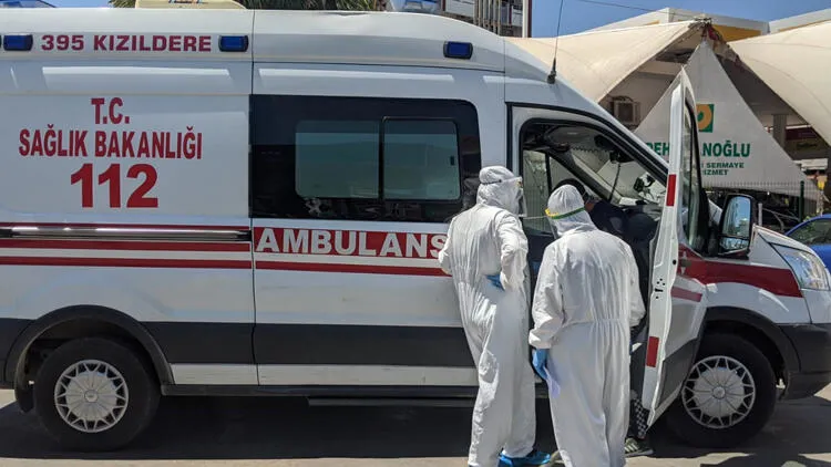 Otobüste koronavirüs paniği! Soluğu hastanede aldılar - 1