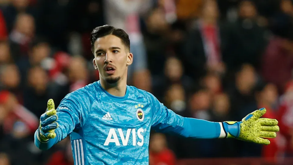 Son dakika Fenerbahçe transfer haberleri | Ajax Altay Bayındır için geliyor
