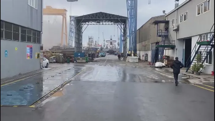 Son dakika: Tuzla'da tersanedeki gemide korkutan yangın - 1