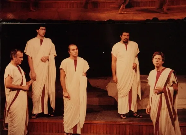 kurtlar-vadisinden-bir-yildiz-daha-kaydi-demiray-erul-hayatini-kaybetti-1665952709654.jpeg Kurtlar Vadisi'nden bir yıldız daha kaydı! Demiray Erül hayatını kaybetti - 5