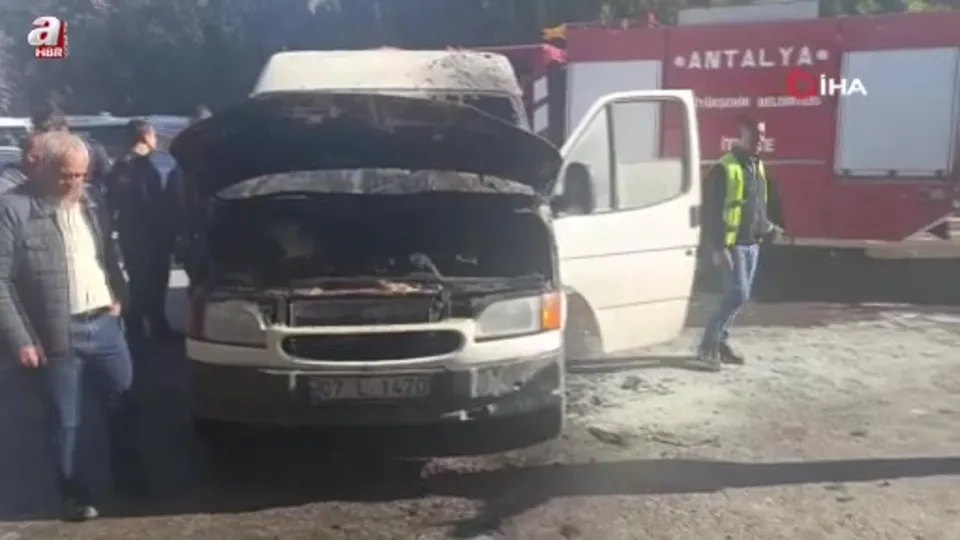 Kaportacıya bırakılan araçta yangın çıktı