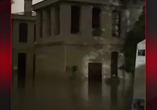 TARİHİ CAMİYİ SU BASTI