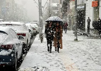 Meteoroloji'den yoğun kar yağışı uyarısı! Kar kalınlığı 20 cm'yi geçecek | İstanbul'a ne zaman kar yağacak? A Haber'de flaş açıklama