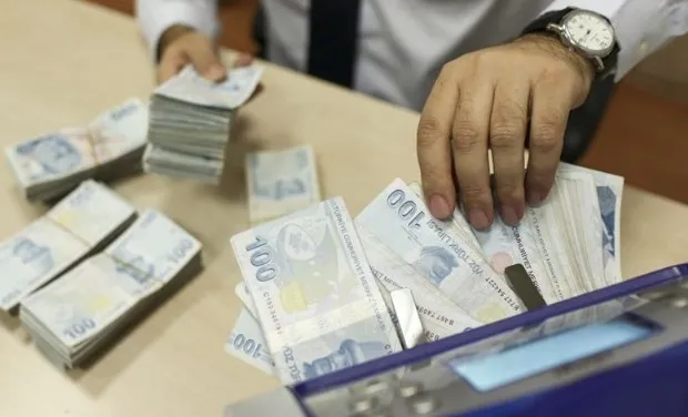 antalyadaki-kirli-yolsuzlukta-yeni-detaylar-itirafcilar-rusvet-carkini-tek-tek-anlatti-siyah-posetle-milyonlar-1759069085390.jpg Fotoğraf-AA Arşiv