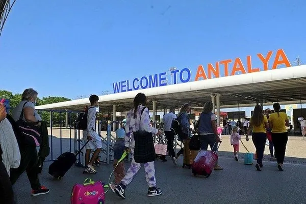 1656478728803.jpeg Türkiye'ye her saat 10 bine yakın turist geliyor! - 9