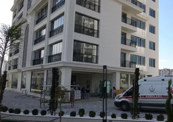 Mersin'de asansör boşluğuna düşen işçi öldü