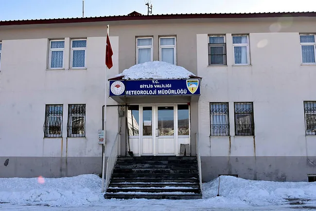Bitlis'te 2019'da 9 metrelik kar varken şehir 2021’e karsız ve kurak girdi - 6
