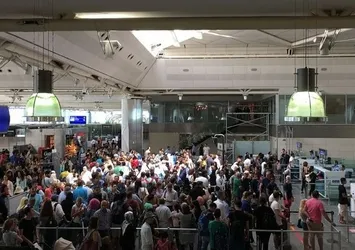 Atatürk Havalimanı'ndan seyahat edeceklere önemli uyarı