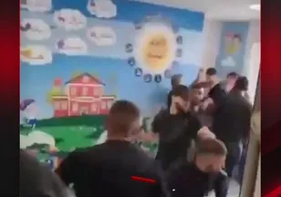 ARAP SEÇMENLER DARBEDİLDİ!