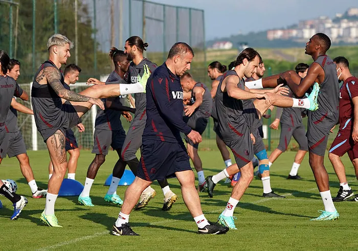 Trabzonspor Teknik Direktörü Abdullah Avcı’dan flaş transfer açıklaması! 2 isim daha...