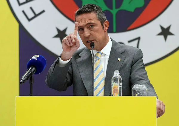 UEFA’dan Fenerbahçe’ye ceza! Putin tezahüratları nedeniyle başlatılan soruşturmadan karar çıktı