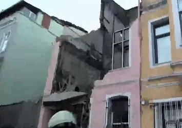 Son dakika: İstanbul Balat'ta bina çöktü