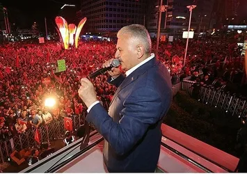 Başbakan'dan Kızılay Meydanı'na sürpriz ziyaret
