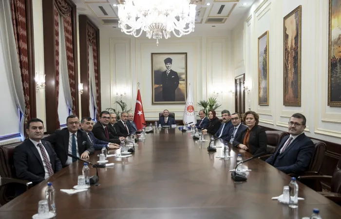 Adalet Bakanı Bekir Bozdağ HSK üyelerini kabul etti